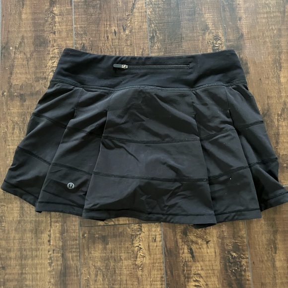 Lululemon skirt - Picture 2 of 3